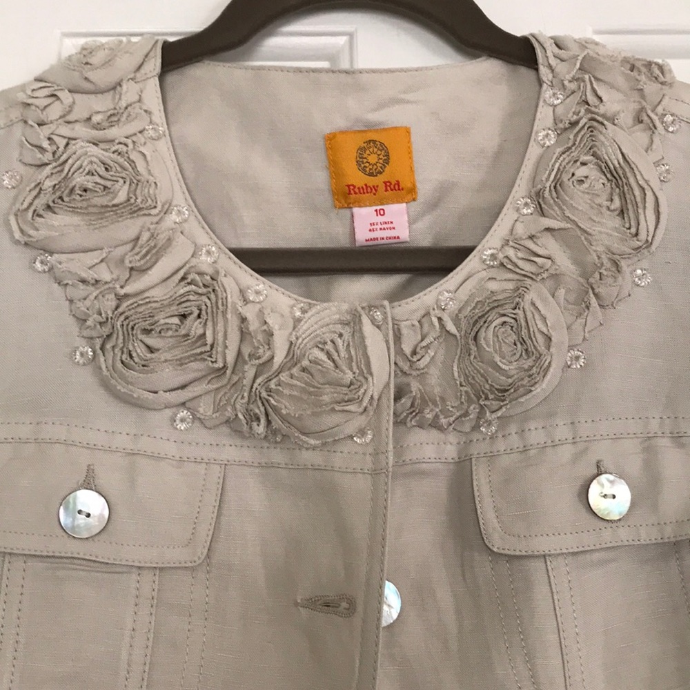 Ruby Red Lightweight Beige Jacket.Sz-10.Euc - image 3